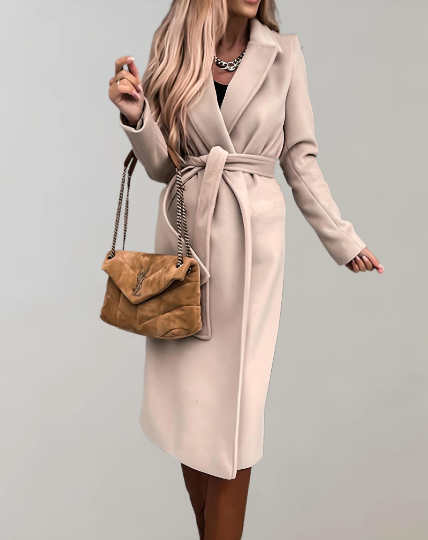 Alina - Elegante Dames Mantel - 51Dnspod | Smaakvolle damp – Verzendkosten vrij vanaf 40€ Alina - Elegante Dames Mantel - 51Dnspod | Smaakvolle damp – Verzendkosten vrij vanaf 40€