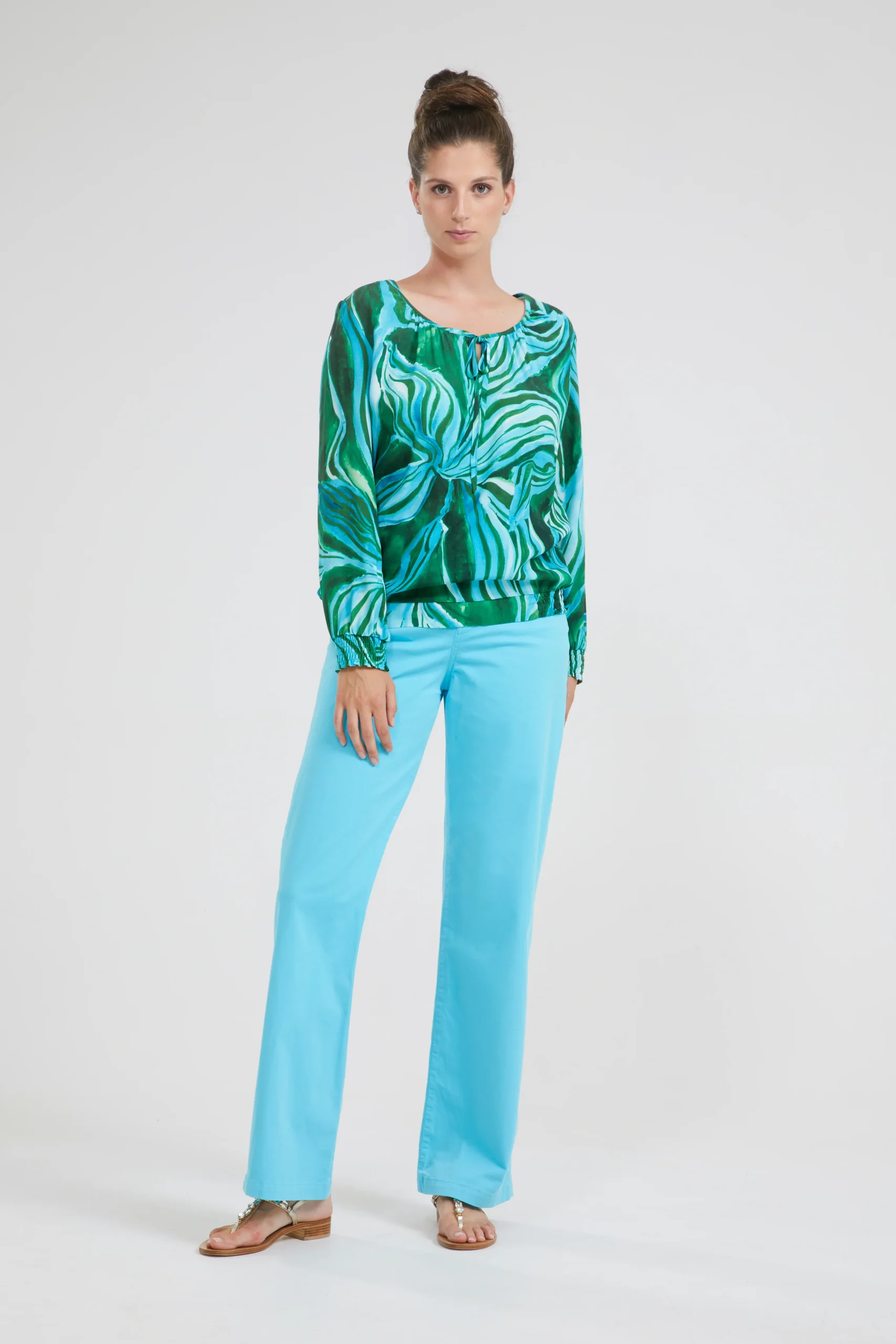 Broek Turqoois Blue Iv ( Gina/370 ) - 51Dnspod | Smaakvolle damp – Verzendkosten vrij vanaf 40€ Broek Turqoois Blue Iv ( Gina/370 ) - 51Dnspod | Smaakvolle damp – Verzendkosten vrij vanaf 40€