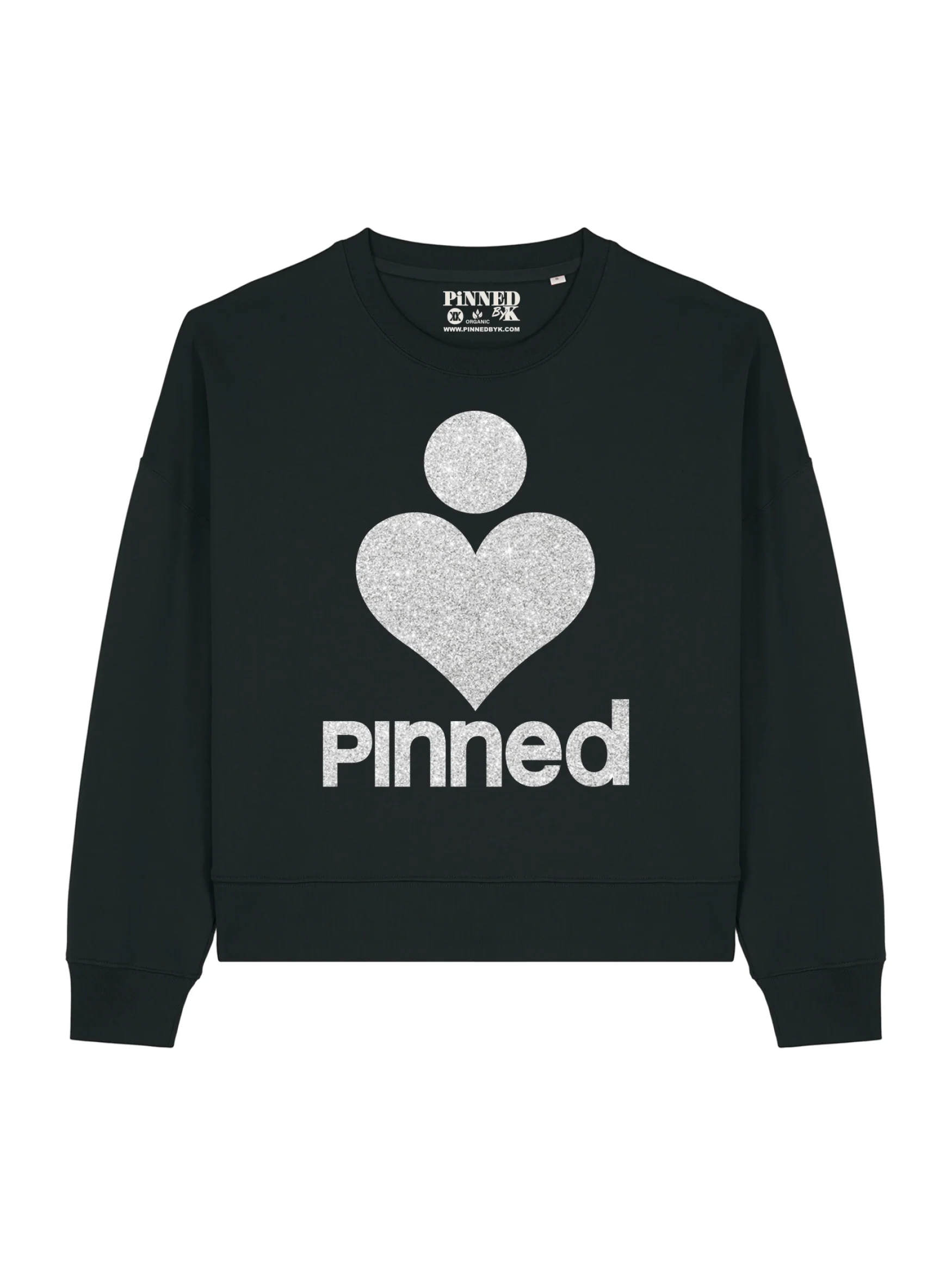 Boxy Sweater PiNNED Silver Glitter - 51Dnspod | Smaakvolle damp – Verzendkosten vrij vanaf 40€ Boxy Sweater PiNNED Silver Glitter - 51Dnspod | Smaakvolle damp – Verzendkosten vrij vanaf 40€