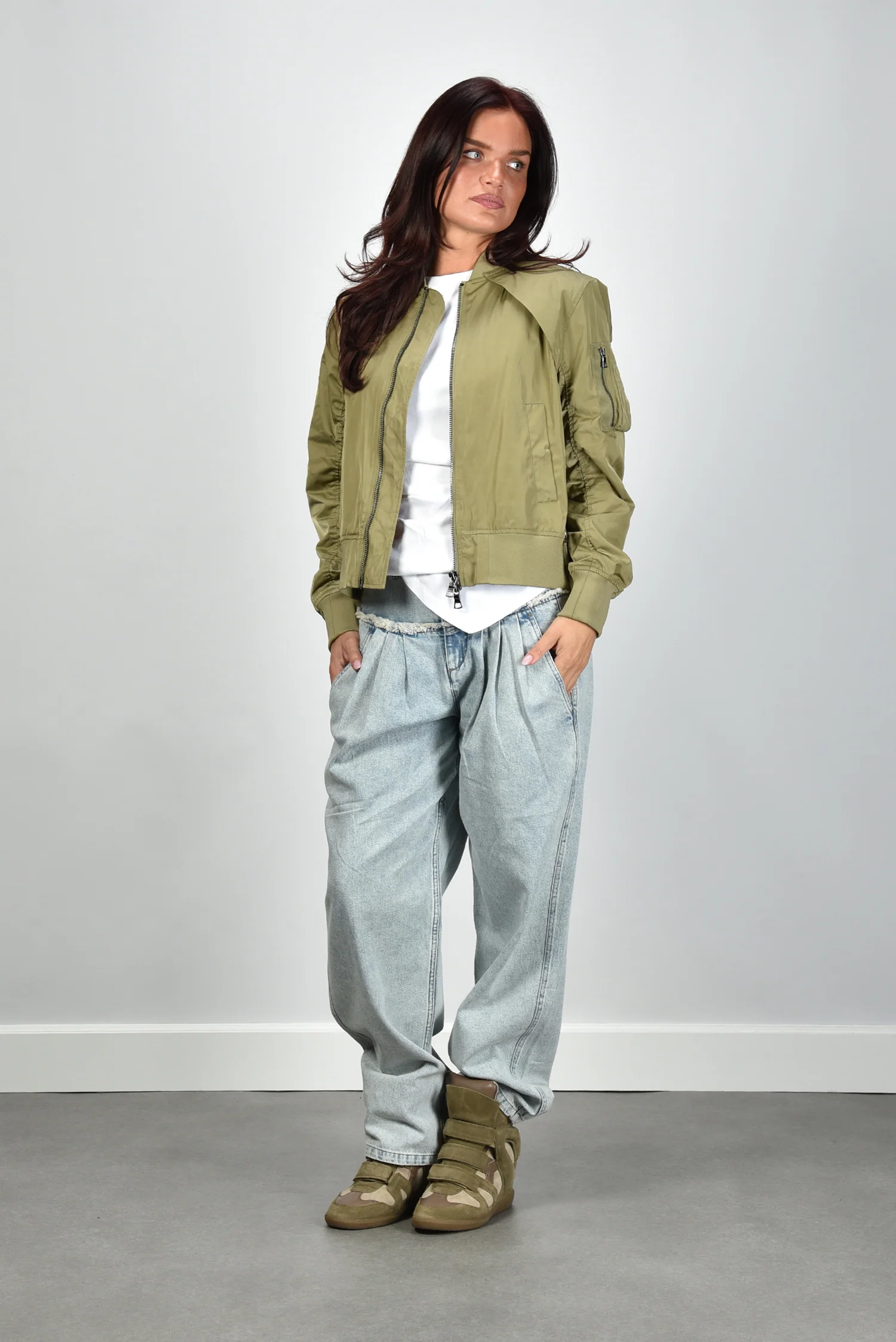 Blonde no.8 jas Bruna 5200 dark khaki - 51Dnspod | Smaakvolle damp – Verzendkosten vrij vanaf 40€ Blonde no.8 jas Bruna 5200 dark khaki - 51Dnspod | Smaakvolle damp – Verzendkosten vrij vanaf 40€