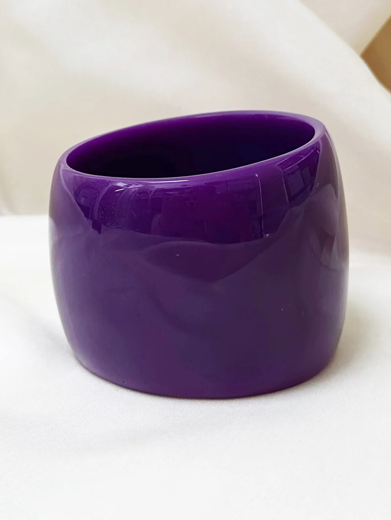 Brede paarse bangle - 51Dnspod | Smaakvolle damp – Verzendkosten vrij vanaf 40€ Brede paarse bangle - 51Dnspod | Smaakvolle damp – Verzendkosten vrij vanaf 40€