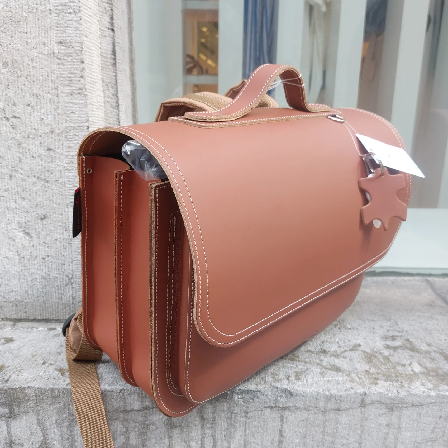 Boekentas Own Stuff lagere school OS.047 chestnut - 51Dnspod | Smaakvolle damp – Verzendkosten vrij vanaf 40€ Boekentas Own Stuff lagere school OS.047 chestnut - 51Dnspod | Smaakvolle damp – Verzendkosten vrij vanaf 40€