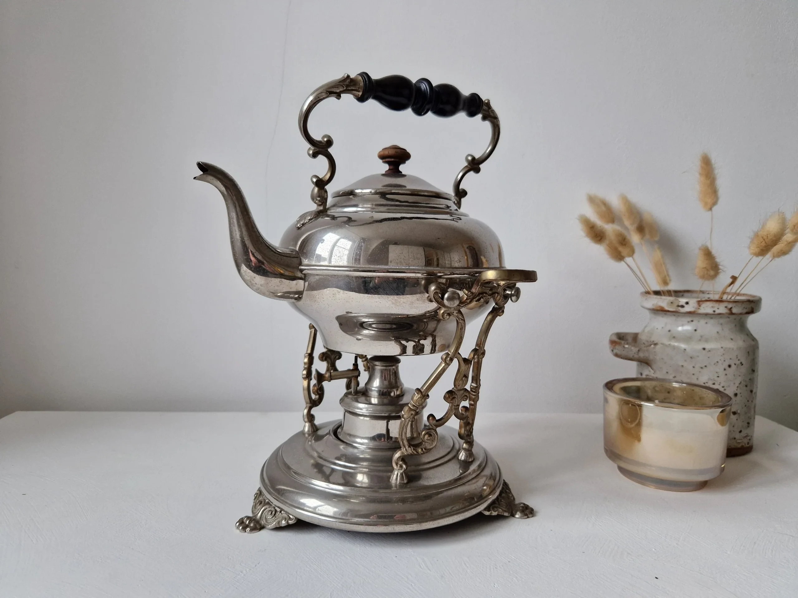 Antieke waterketel op komfoor met brander - 51Dnspod | Smaakvolle damp – Verzendkosten vrij vanaf 40€ Antieke waterketel op komfoor met brander - 51Dnspod | Smaakvolle damp – Verzendkosten vrij vanaf 40€