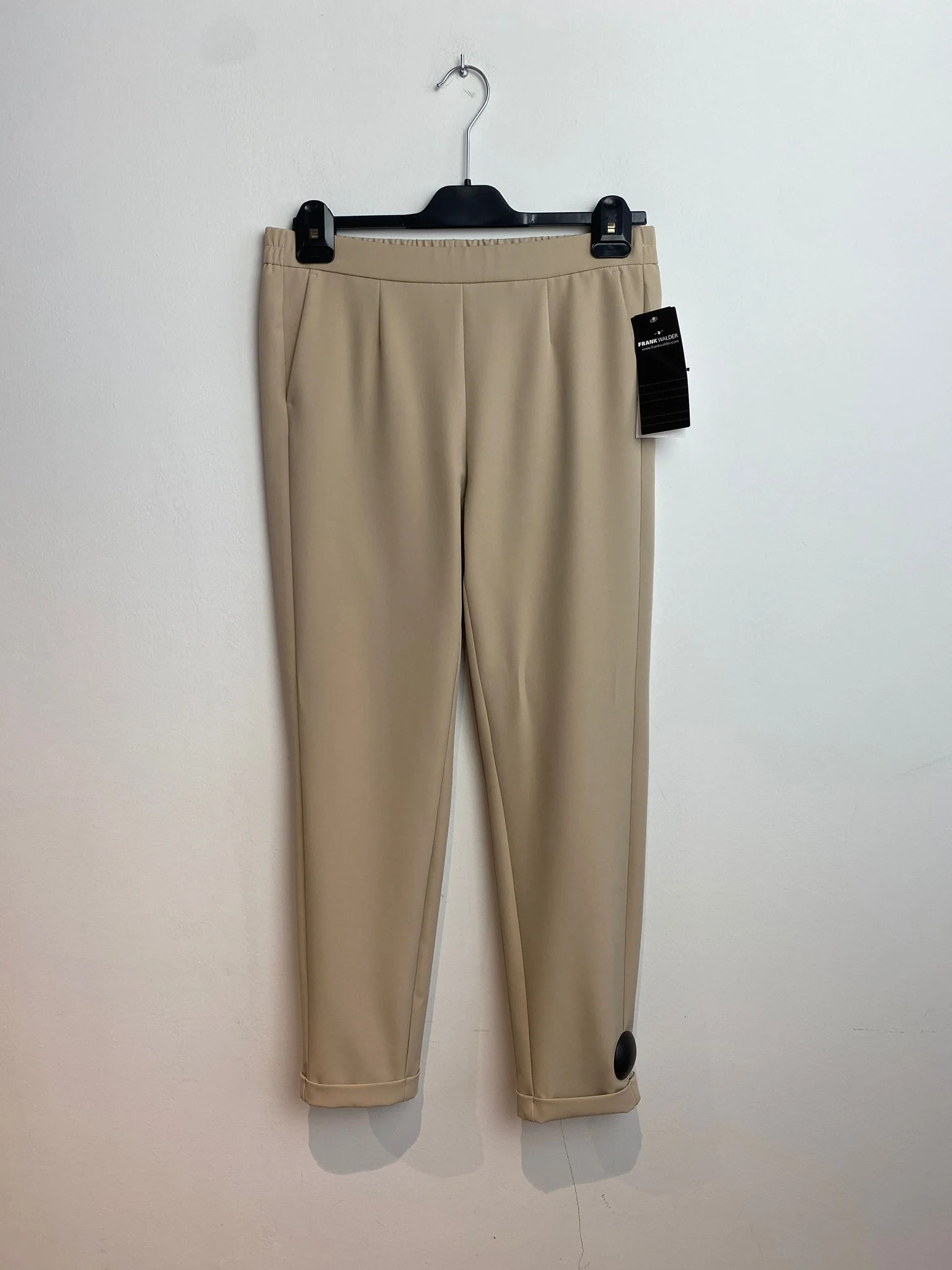 Broek Taupe Frankwalder ( 722610/000860 ) - 51Dnspod | Smaakvolle damp – Verzendkosten vrij vanaf 40€ Broek Taupe Frankwalder ( 722610/000860 ) - 51Dnspod | Smaakvolle damp – Verzendkosten vrij vanaf 40€