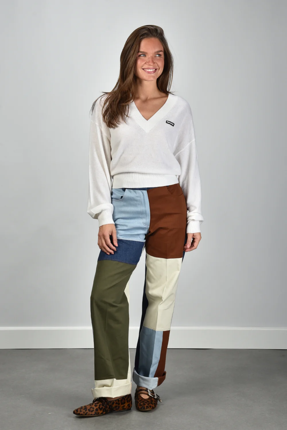 AVDW broek Dennis Patchwork W042 multi - 51Dnspod | Smaakvolle damp – Verzendkosten vrij vanaf 40€ AVDW broek Dennis Patchwork W042 multi - 51Dnspod | Smaakvolle damp – Verzendkosten vrij vanaf 40€